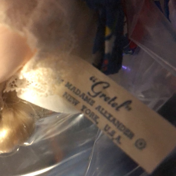 Vintage Madame Alexander “Gretel” Doll- 693 $12 or 🎉 - Picture 7 of 7